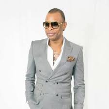 Mayestro Ritchie eskprime li sou konpòtman Roberto ak T-Joe anvè Klass